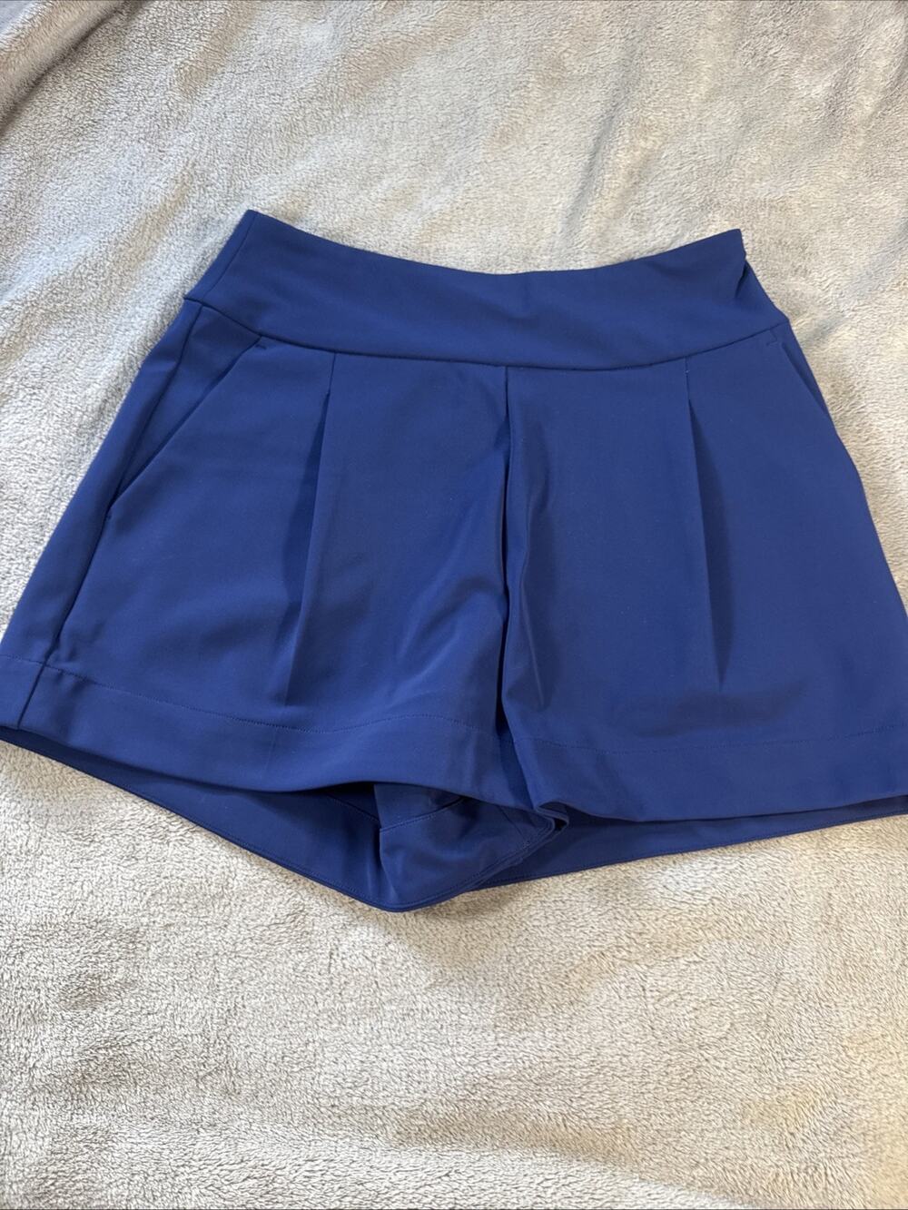 Greyson Lyra Golf Short Women’s Size Small NWT